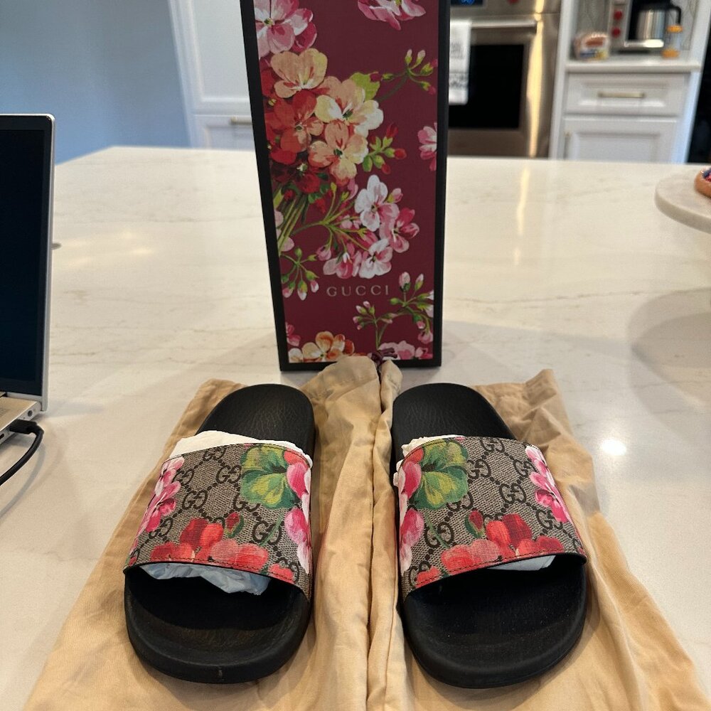 Gucci Slides Flora Blooms - Size 7